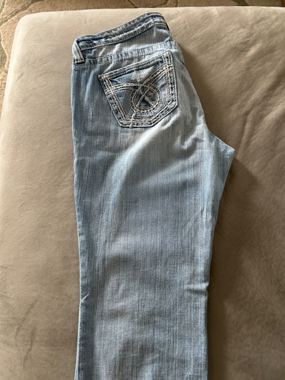 Big Star Maddie Boot Jeans. Light Blue Embroidered Pocket Straight Jeans - Picture 2 of 4